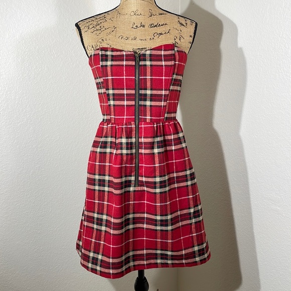 Charlotte Russe Strapless Plaid Bustier Dress - Picture 1 of 15